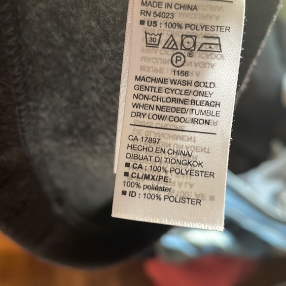 Old Navy Beanie Hat - Picture 5 of 5